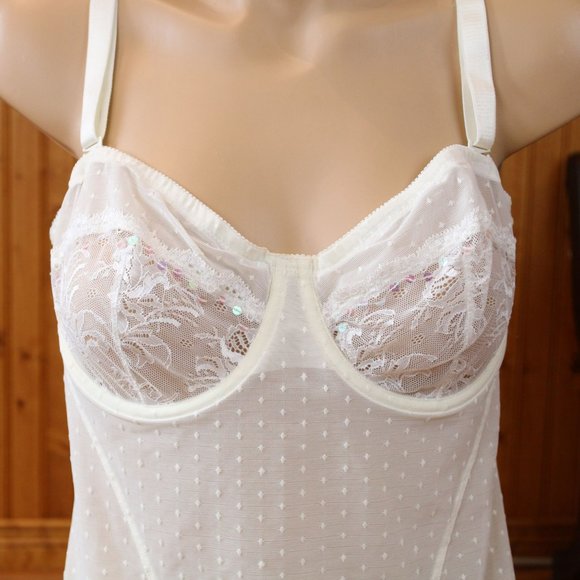 Marks & Spencer White Bodysuit 34C Sequins Polka Dots and Lace Teddy Bridal T61 - Picture 4 of 10